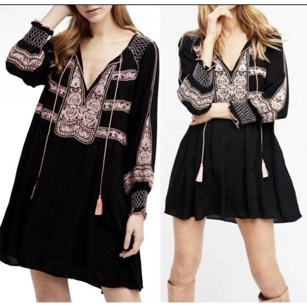 Free People Wind Willow Bohemian Peasant Mini Dress Size Large Navy Embroidered